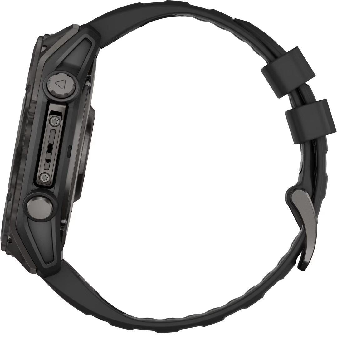 Vue latérale d'une smartwatch noire robuste avec un bracelet texturé et des boutons de commande visibles sur le boîtier.