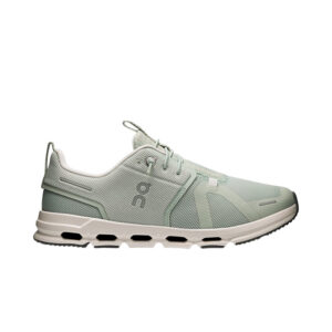 Ein hellgrüner Sport-Sneaker mit weißer Sohle, Mesh-Obermaterial, Schnürverschluss und schwarzen Details an der Außensohle, dargestellt im Seitenprofil.